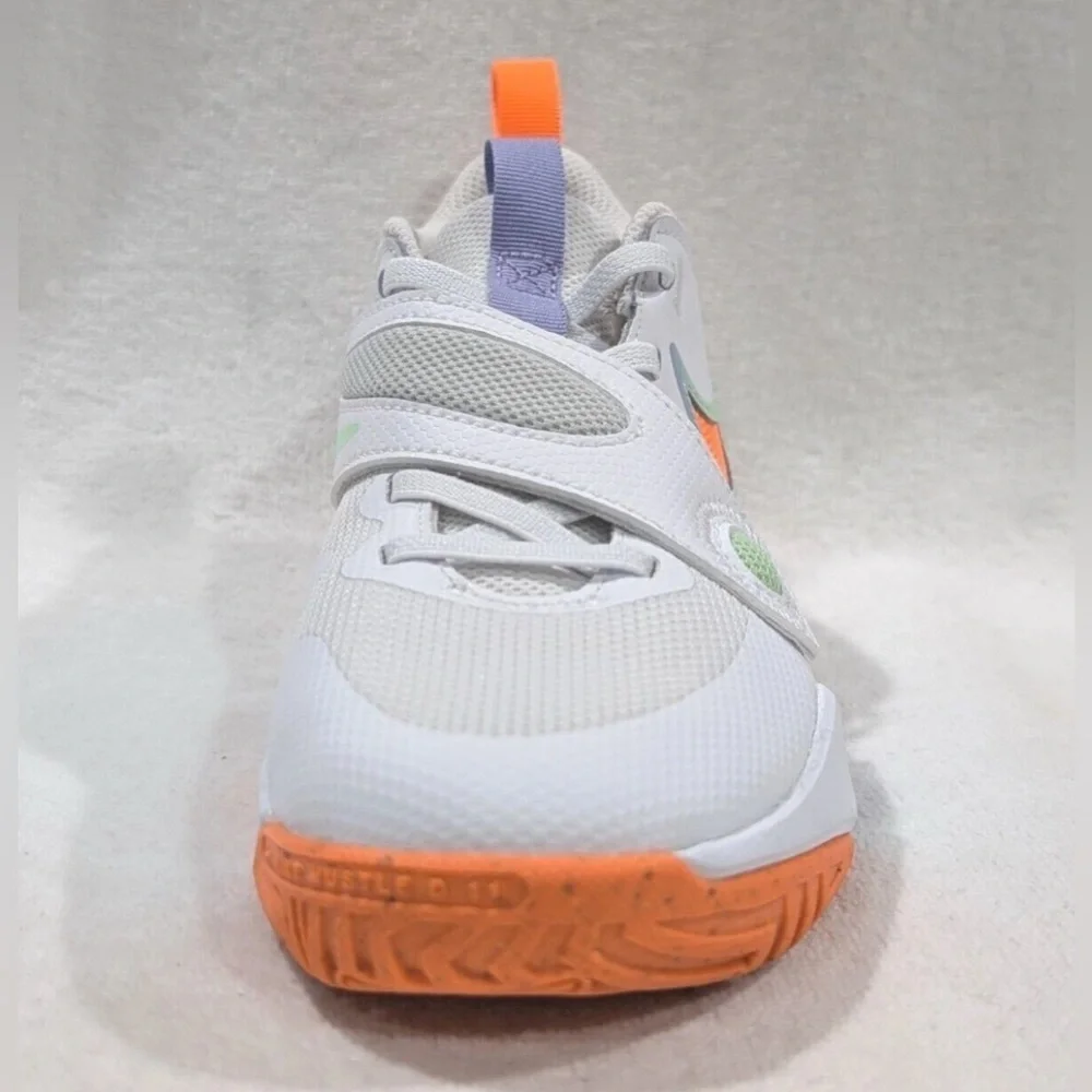 Nike Team Hustle D 11 (GS) White/Orange/Green Girl's Sneakers-Sizes 3Y like new